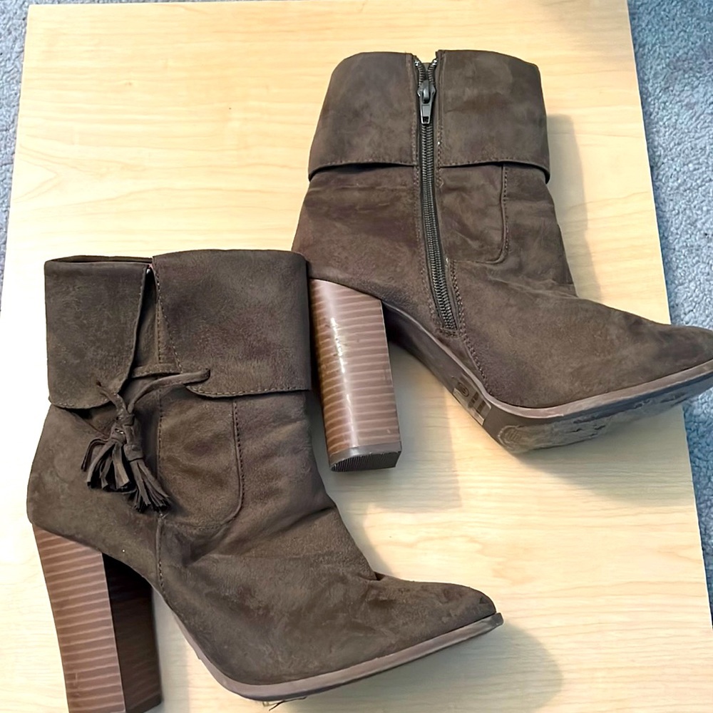 Olive green chunky boots